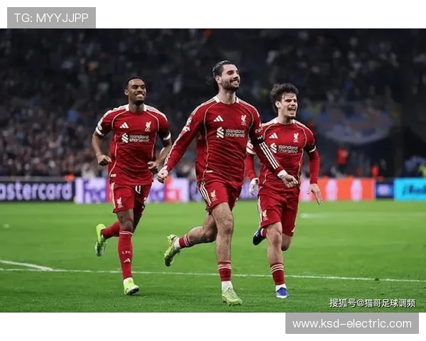 斯洛特赛季缩影：一次机会送俩球无力破门